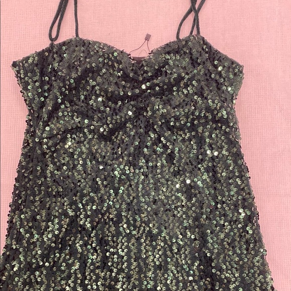 Glamorous Emerald Sequin Mini Dress - Picture 4 of 9